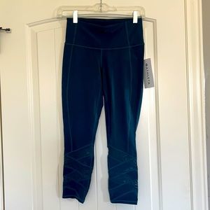 Athleta NWT Mantra Capri in Abys (teal)